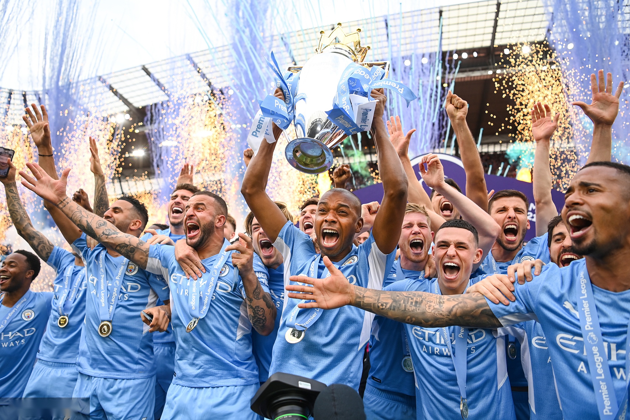 一群满怀骄 一群满怀骄