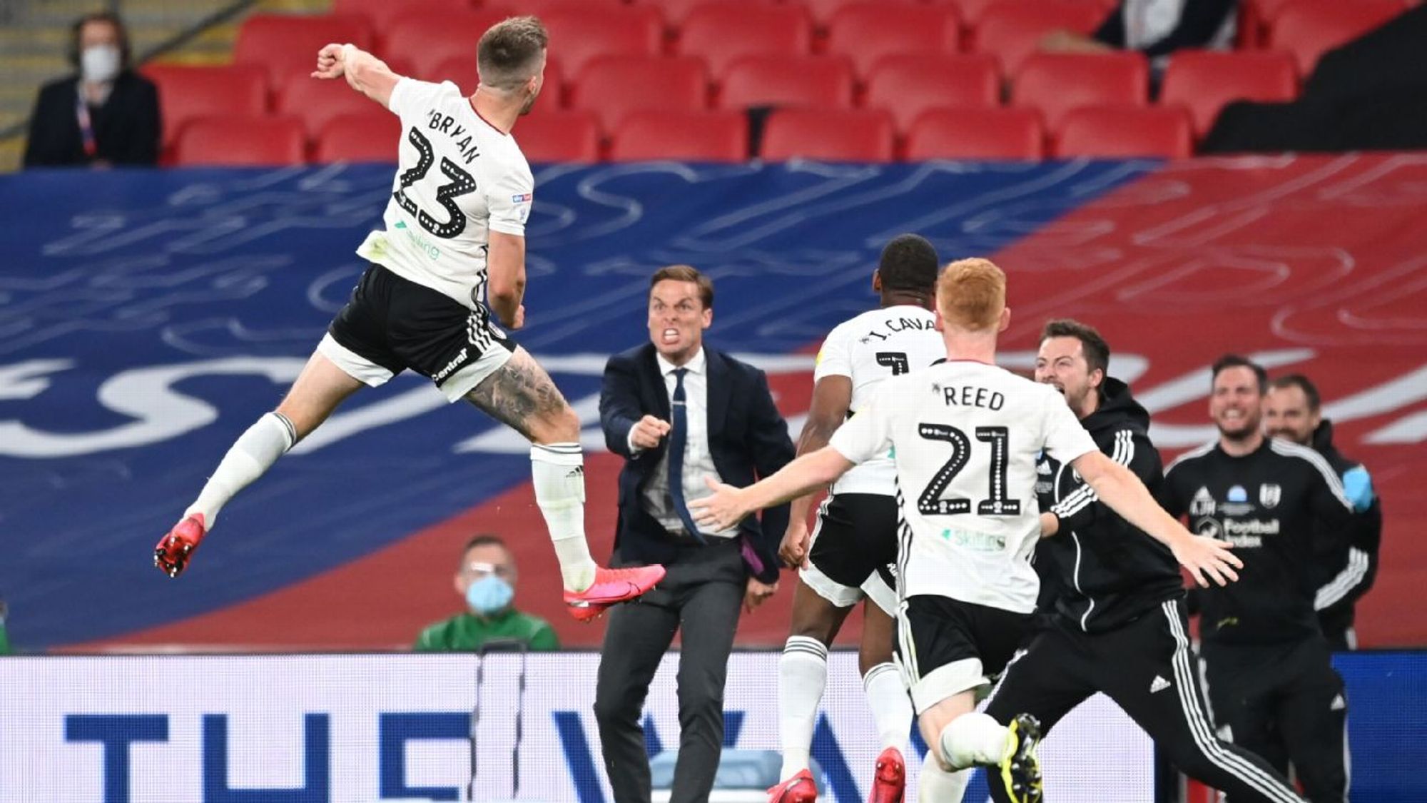 尖俱乐部而 尖俱乐部而